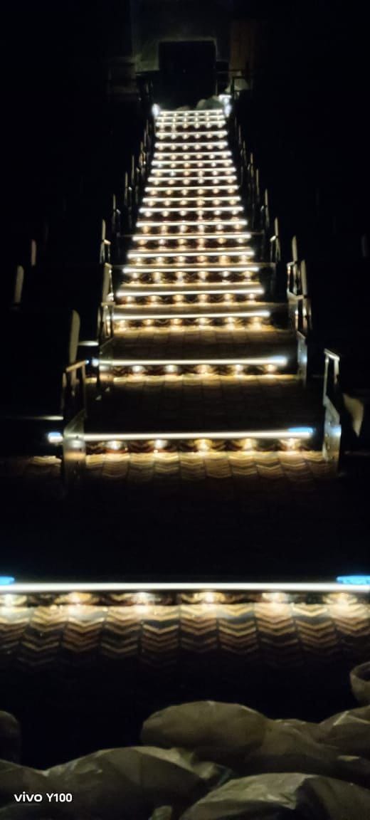 theater-step-lights